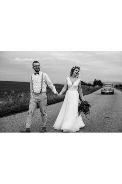 sprzedam suknie idealny stan 36/38 wyblała biel