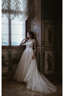 Zjawiskowa suknia z koronki i tiulu roz.34