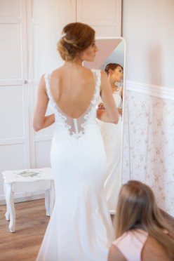 Kobieca suknia ślubna Papilo