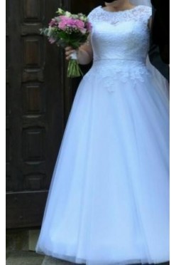 Suknia ślubna z salonu Emmi Mariage kolekcja 2017