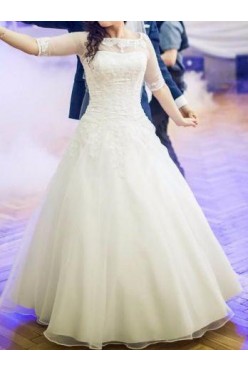 Suknia biała w kształcie litery A