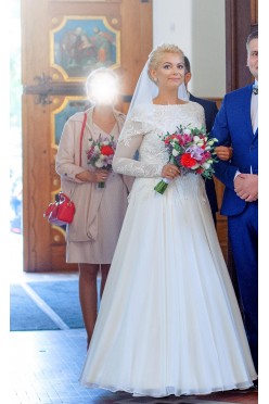 Piekna suknia ślubna