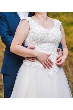 SUKNIA ŚLUBNA KORONKOWA