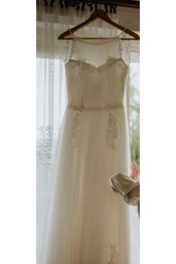 Zwiewna suknia ślubna