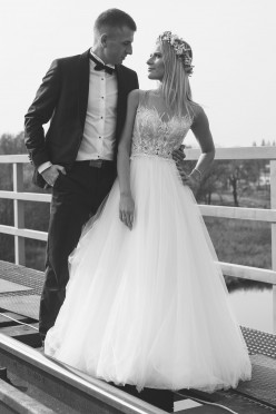 Suknia ślubna firmy MARIFELD model Carmelin r.34/36+ welon