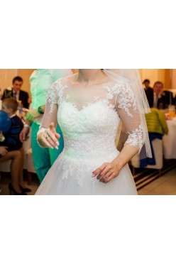 Suknia ślubna ecru z górą z koronki rękawek 3/4
