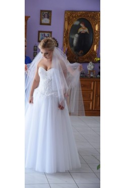 Piękną suknia Nadine