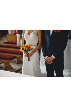 śliczna koronkowa suknia ślubna