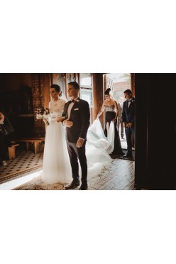 Przepiękna suknia ślubna  + długi welon