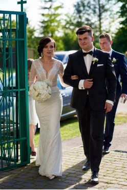 Sprzedam piękną suknię ślubną