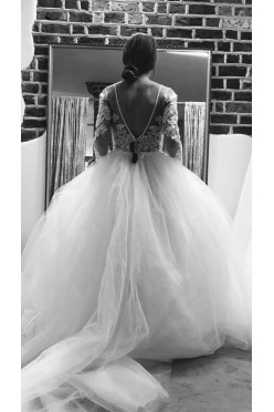 Suknia ślubna z długim rękawem, trenem i welonem 36 S