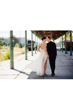 Zjawiskowa suknia ślubna z rozcieciem