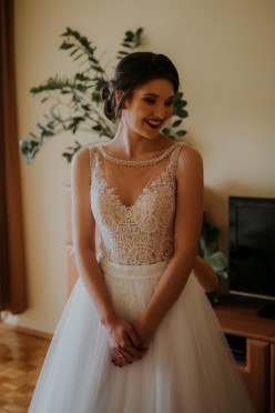 Suknia Konstancja rozmiar 36, wzrost 169cm w balerinkach