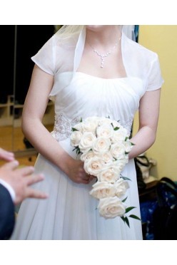 Lekka zwiewna suknia z regulowanym gorsetem