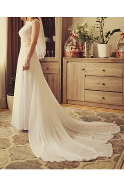 Sprzedam suknię ślubną z trenem, rozm. 32/34