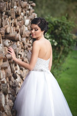 Piękna suknia ślubna MGNY CAITLYN 51002