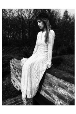 Nowa suknia ślubna w stylu boho. Rozmiar 36.