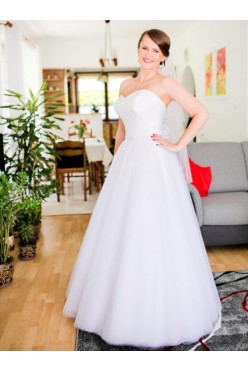 Suknia ślubna Margarett z dwoma welonami i biustonoszem