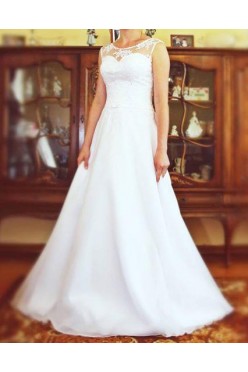 Biała suknia ślubna