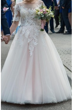 Piękna suknia ślubna