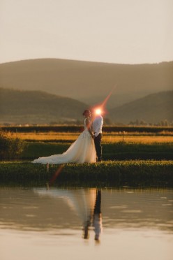 Suknia ślubna, odpinany tren