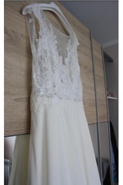 Suknia ślubna Agnes zwiewna kwiaty romantyczna bez pleców