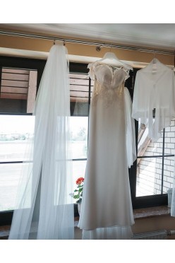 Efektowna suknia ślubna Lillian West