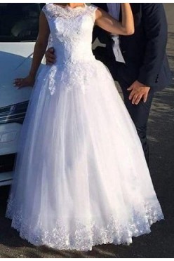 Sprzedam suknię ślubną z gratisami