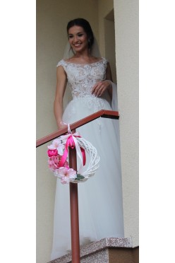 zjawiskowa suknia ślubna