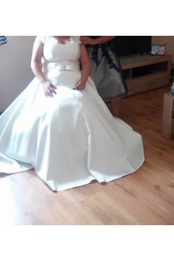 SUknia ślubna plus size