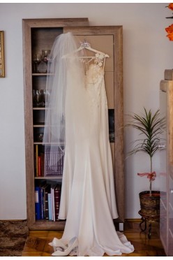 Delikatna, elegancka, suknia z TRENEM, buty i welon GRATIS!