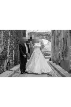 Suknia ślubna z koronką, żakiet + welon