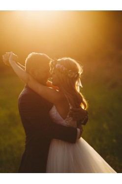 Suknia ślubna, zwiewna, boho, delikatna z trenem WROCŁAW