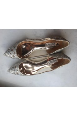 Buty Gigi Pointed Toe Flat Evening Shoe Badgley Mischka