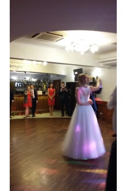 Sprzedam piekna suknię ślubną