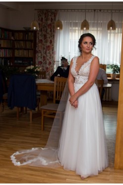 Piękna suknia ślubna Famosa