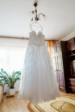 piękna suknia ślubna + welon gratis