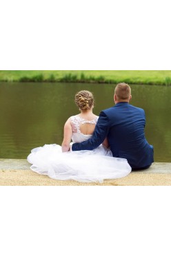 Suknia ślubna z dwoma welonami