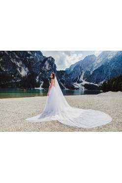 Suknia ślubna z welonem i trenem!