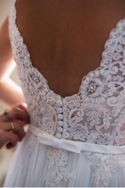 Zwiewna suknia ślubna Sabe