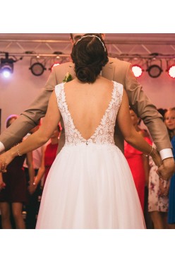 Suknia ślubna koronka Rozalia, Głęboki Dekolt