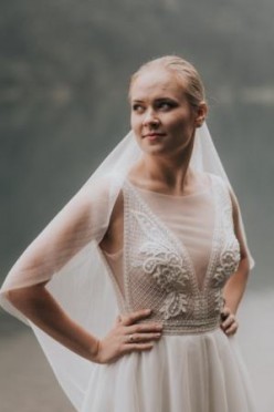 Piękna suknia ślubna - SABE - PIA