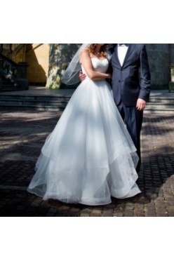 Piękna suknia ślubna z kolekcji Mentes Dominiss