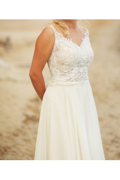 Suknia ślubna ecru rozmiar 36/38 muślin gipiura