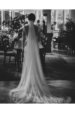 Suknia ślubna ArtCouture z przepięknym trenem Avenue22