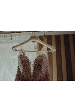 Piękna suknia ENZOANI kryształki