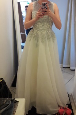 Śmietankowa suknia ślubna r. 40