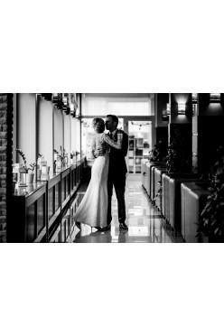 Suknia Agnieszka Światły Chantal Koronka Długo Rękaw