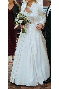 Elegancka suknia ślubna