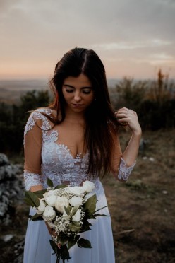 Suknia Ślubna - divina bridal/ prosta z rozcięciem